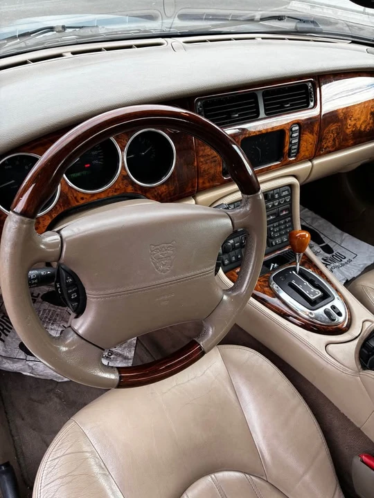 2005 Jaguar X100 XK8 - Image 7 of 8