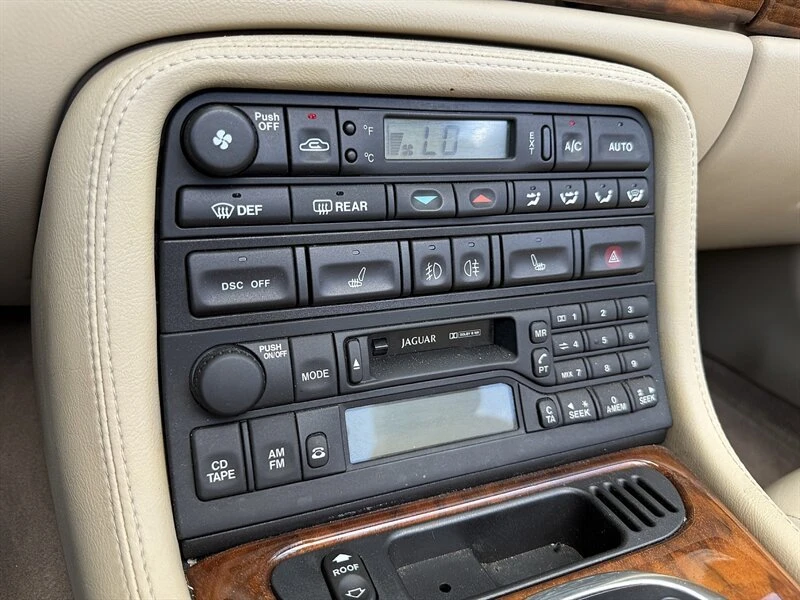 2005 Jaguar X100 XK8 - Image 13 of 19