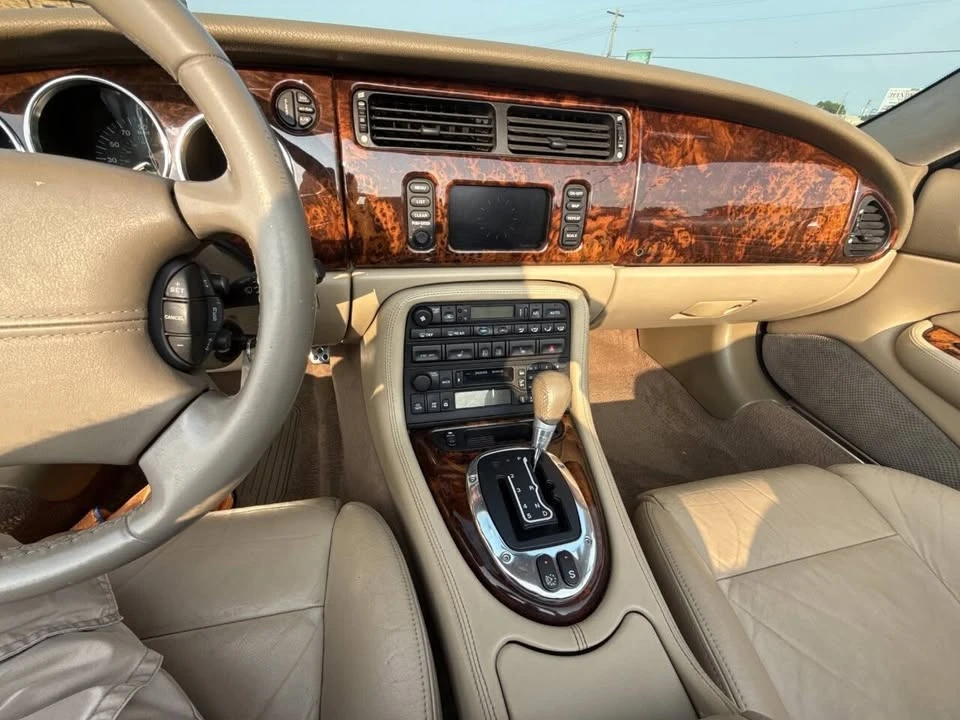 2005 Jaguar X100 XKR - Image 10 of 14