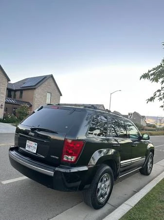 2005 Jeep WK Grand Cherokee - Image 2 of 10