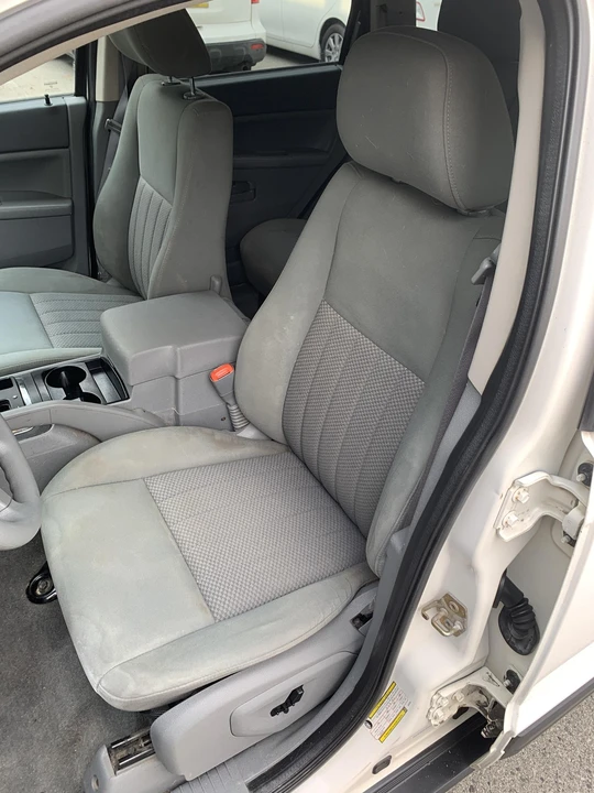 2005 Jeep Grand Cherokee - Image 19 of 31