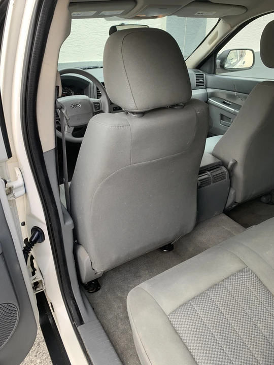 2005 Jeep Grand Cherokee - Image 20 of 31