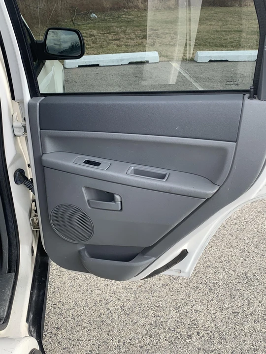 2005 Jeep Grand Cherokee - Image 17 of 31
