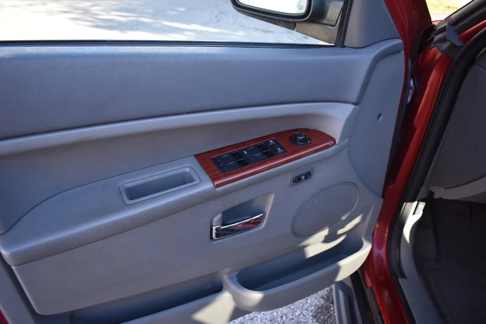 2005 Jeep WK Grand Cherokee - Image 5 of 14