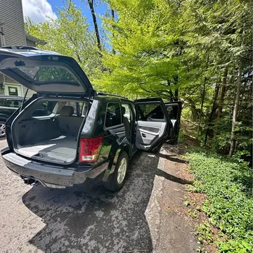 2005 Jeep Grand Cherokee L Laredo Sport Utility 4D