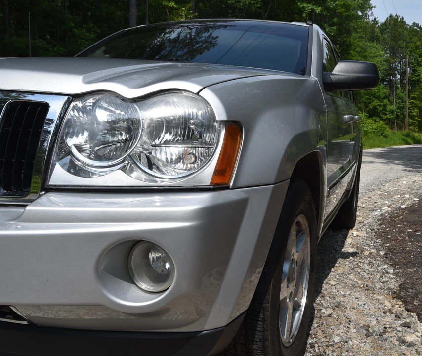 2005 Jeep Grand Cherokee - Image 2 of 24