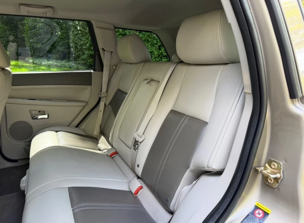 2005 Jeep Grand Cherokee - Image 23 of 31