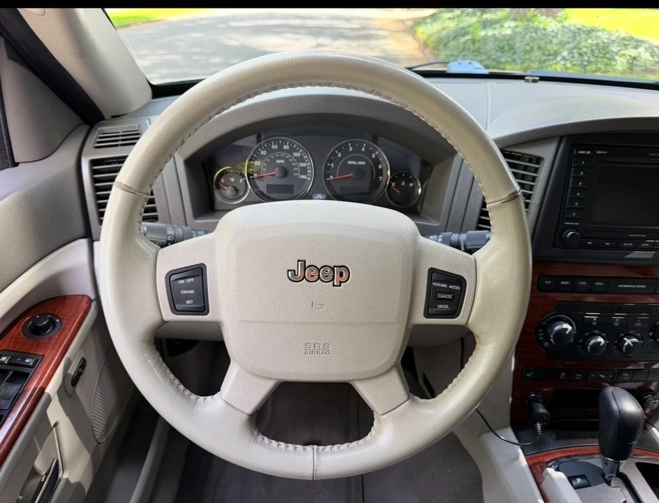 2005 Jeep Grand Cherokee - Image 18 of 31