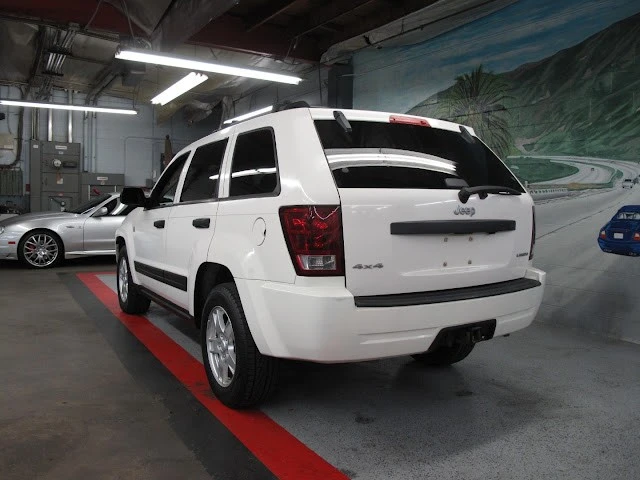2005 Jeep Grand Cherokee - Image 18 of 31