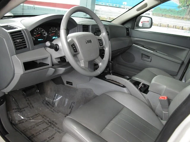2005 Jeep Grand Cherokee - Image 6 of 31