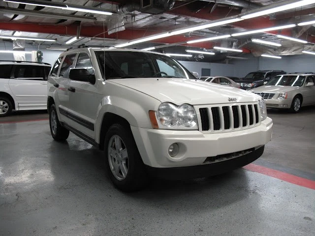 2005 Jeep Grand Cherokee - Image 10 of 31