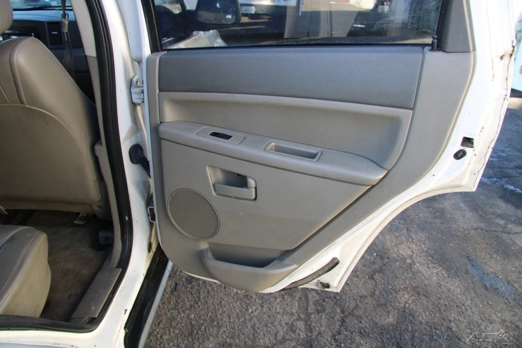 2005 Jeep Grand Cherokee - Image 19 of 21