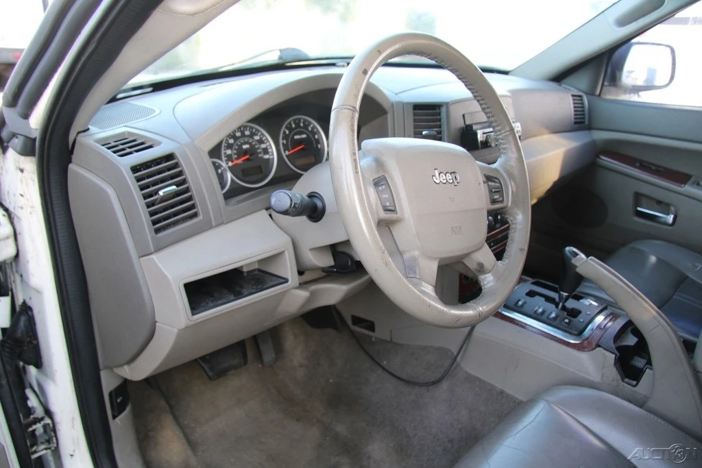 2005 Jeep Grand Cherokee - Image 13 of 21