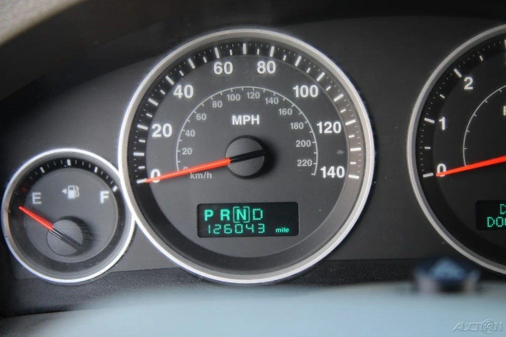 2005 Jeep Grand Cherokee - Image 15 of 21