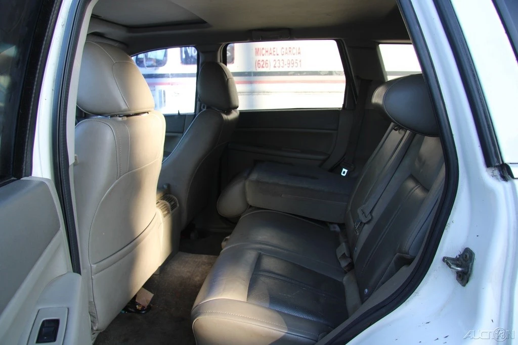 2005 Jeep Grand Cherokee - Image 17 of 21