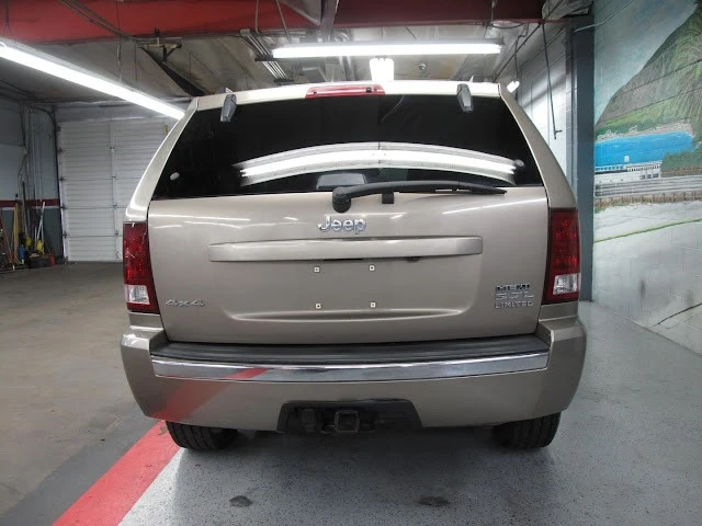 2005 Jeep Grand Cherokee - Image 17 of 31