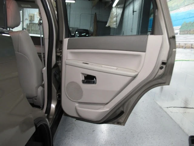 2005 Jeep Grand Cherokee - Image 20 of 31