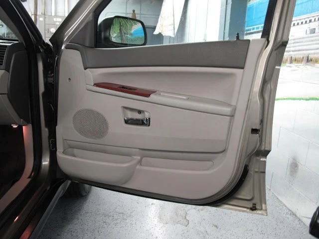 2005 Jeep Grand Cherokee - Image 14 of 31