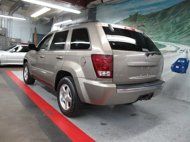2005 Jeep Grand Cherokee - Image 19 of 31