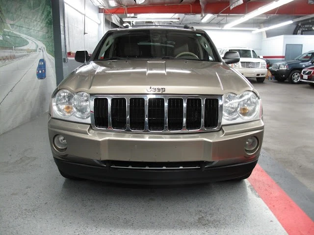 2005 Jeep Grand Cherokee - Image 9 of 31