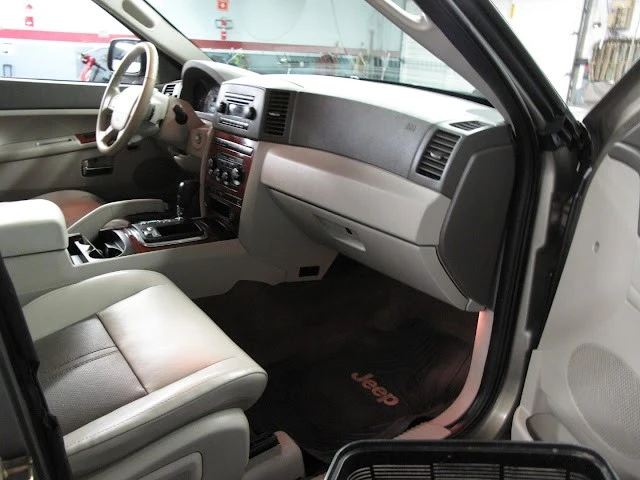 2005 Jeep Grand Cherokee - Image 12 of 31