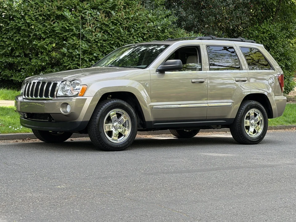2005 Jeep WK Grand Cherokee - Image 2 of 31