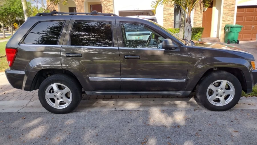 2005 Jeep WK Grand Cherokee - Image 2 of 15