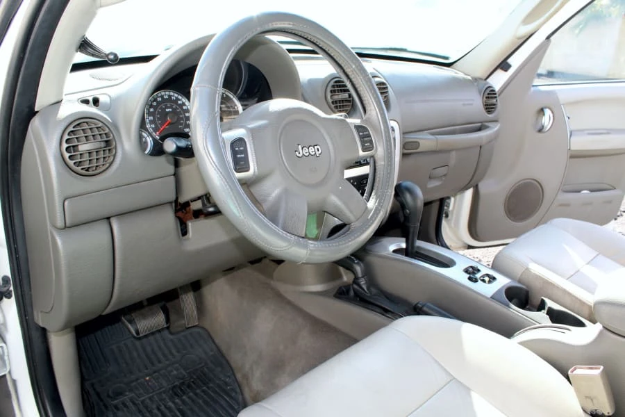 2005 Jeep KJ Liberty - Image 3 of 3