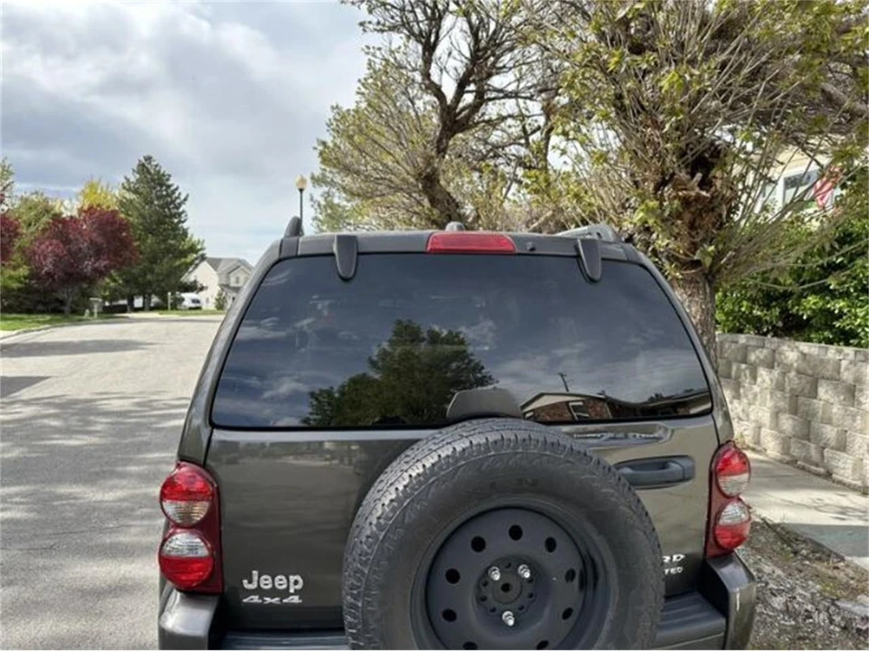 2005 Jeep KJ Liberty - Image 4 of 8