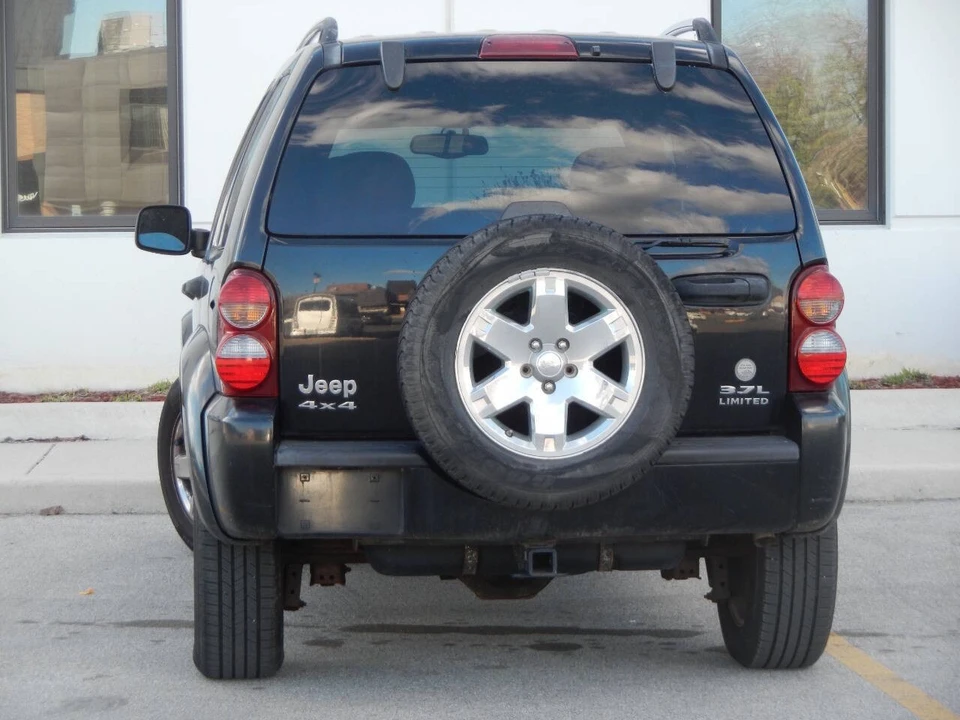 2005 Jeep KJ Liberty - Image 13 of 21