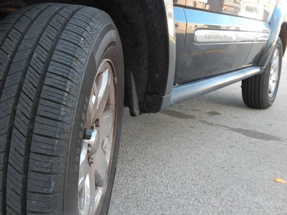 2005 Jeep KJ Liberty - Image 15 of 21