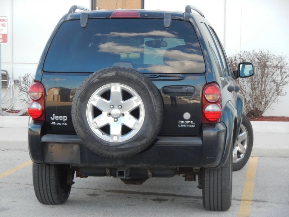 2005 Jeep KJ Liberty - Image 16 of 21