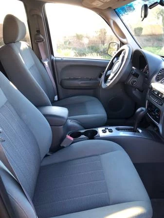 2005 Jeep KJ Liberty - Image 5 of 7