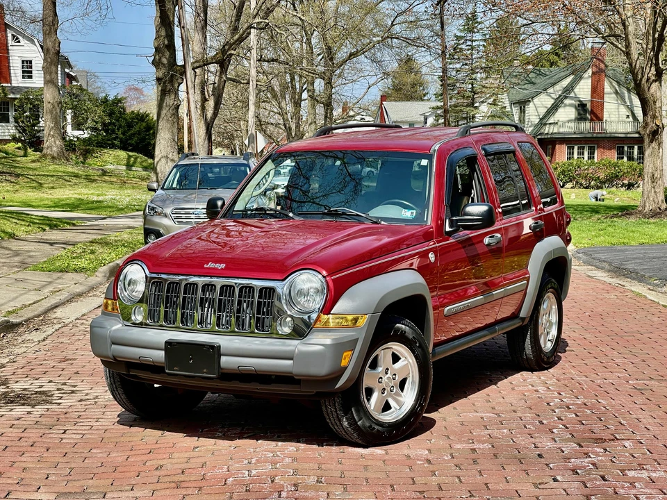2005 Jeep KJ Liberty - Image 10 of 31