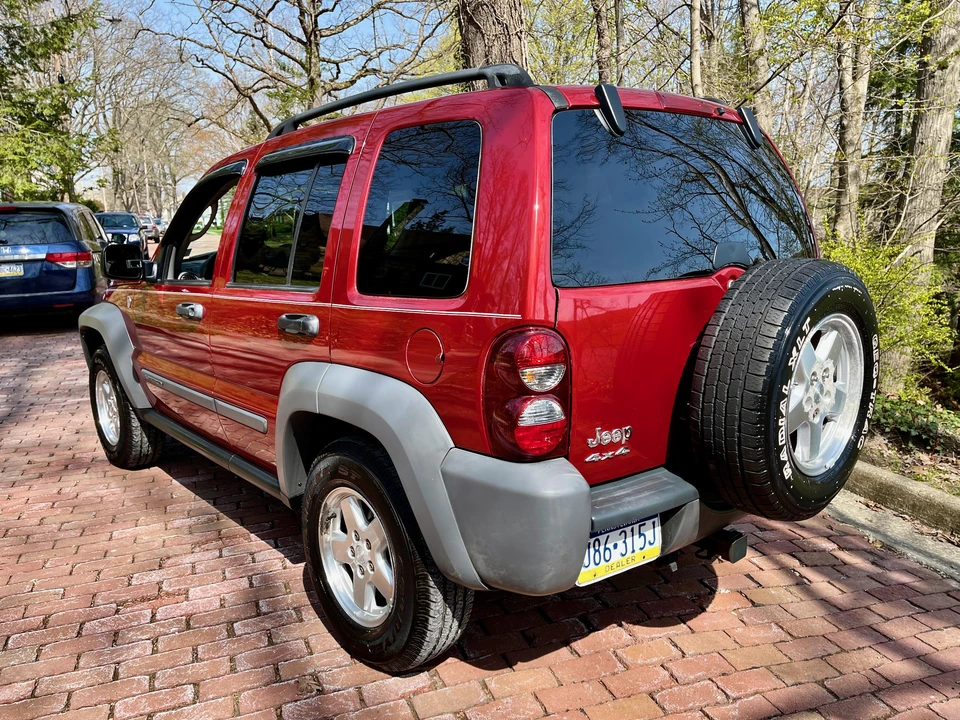 2005 Jeep KJ Liberty - Image 12 of 31