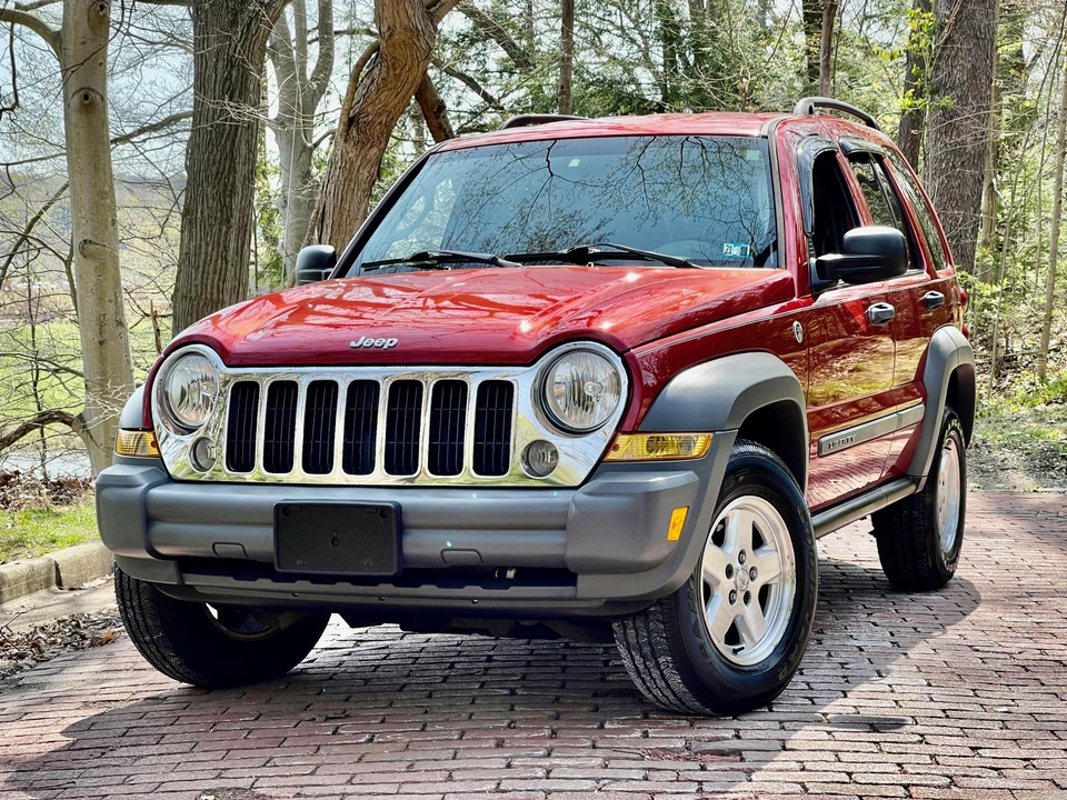 2005 Jeep KJ Liberty - Image 7 of 31