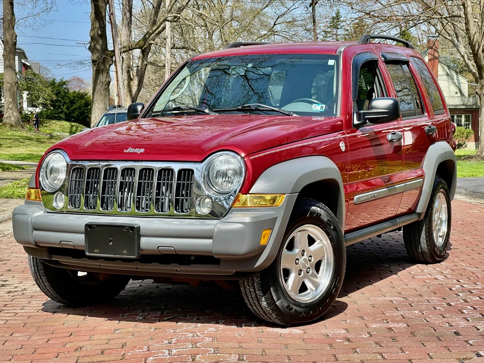 2005 Jeep KJ Liberty - Image 8 of 31