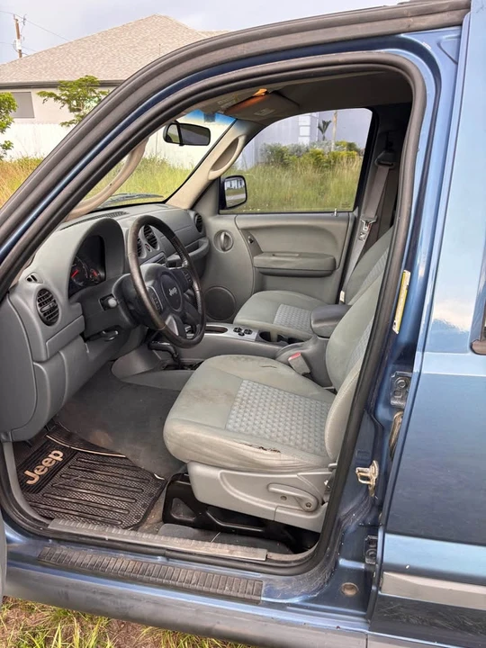 2005 Jeep KJ Liberty - Image 7 of 13