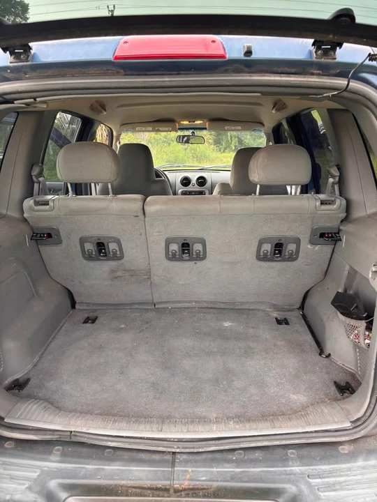 2005 Jeep KJ Liberty - Image 9 of 13