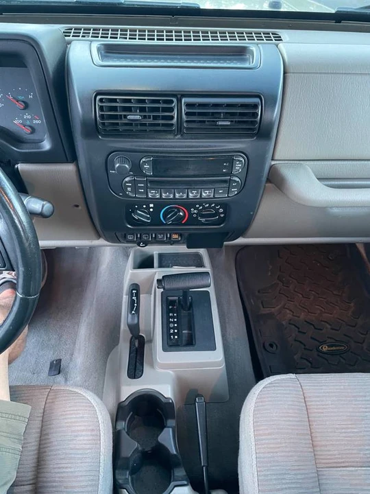 2005 Jeep TJ Wrangler - Image 10 of 12