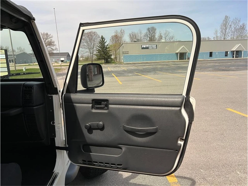 2005 Jeep TJ Wrangler - Image 15 of 31