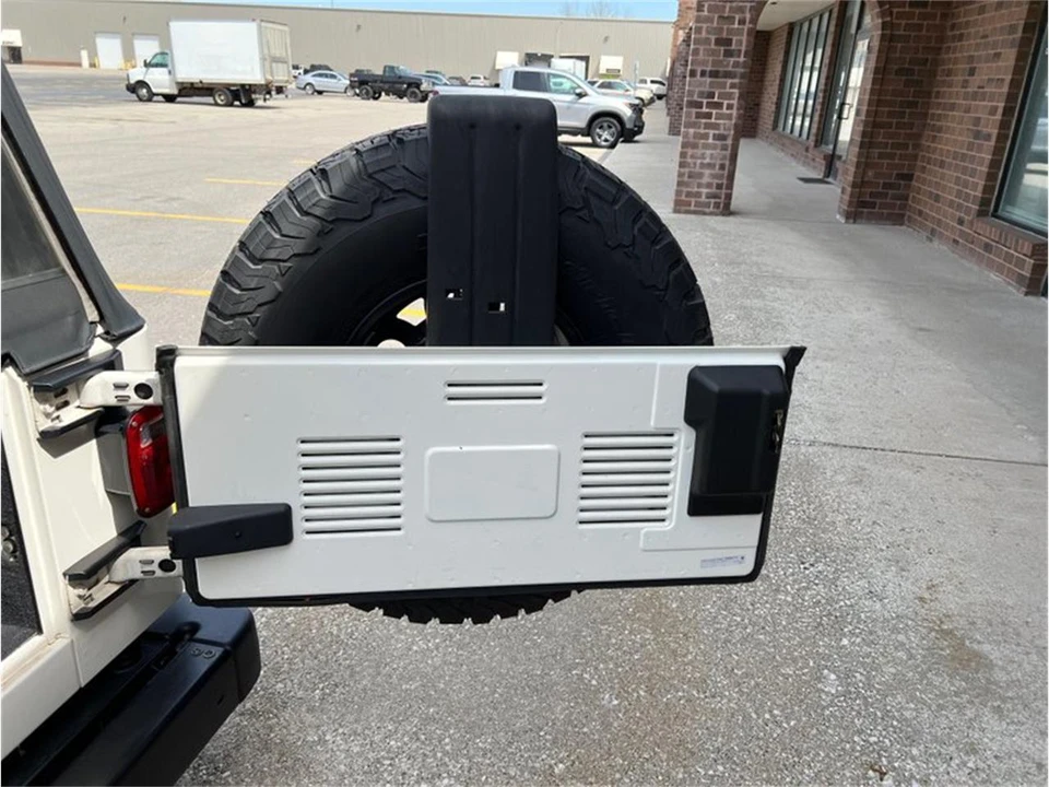 2005 Jeep TJ Wrangler - Image 25 of 31