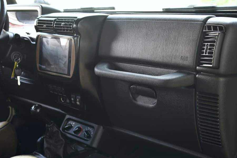 2005 Jeep TJ Wrangler - Image 5 of 13