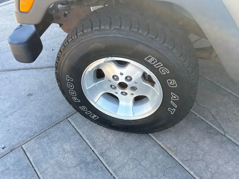 2005 Jeep TJ Wrangler - Image 9 of 20