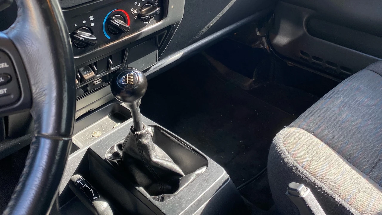 2005 Jeep TJ Wrangler - Image 3 of 4