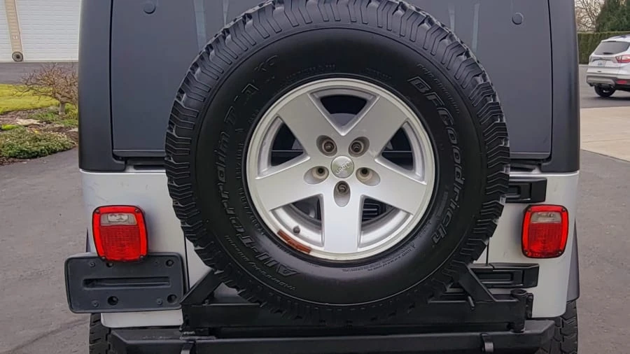 2005 Jeep TJ Wrangler - Image 10 of 14