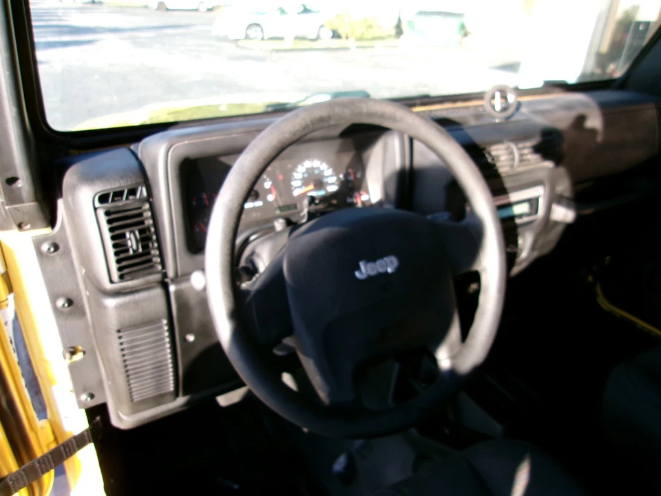 2005 Jeep TJ Wrangler - Image 15 of 20