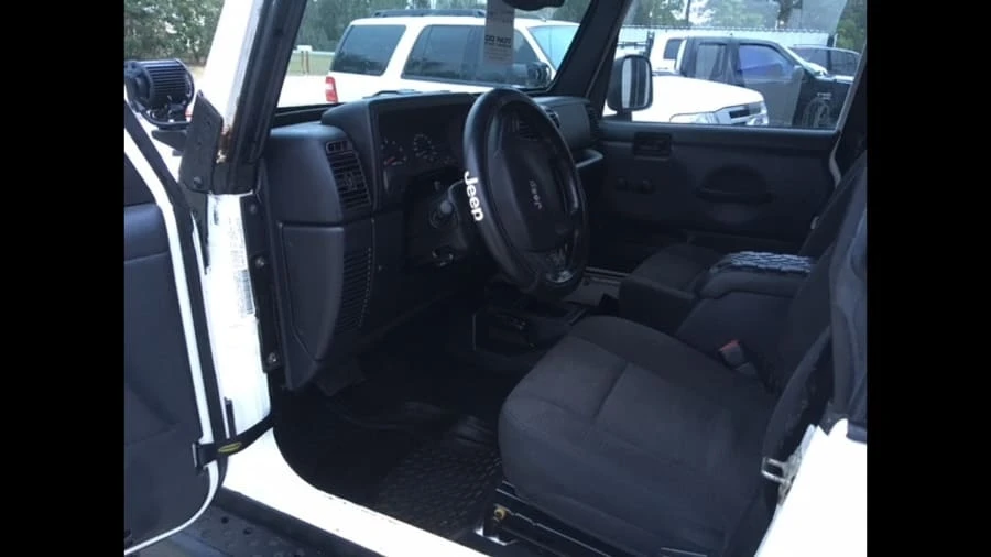 2005 Jeep TJ Wrangler - Image 2 of 3