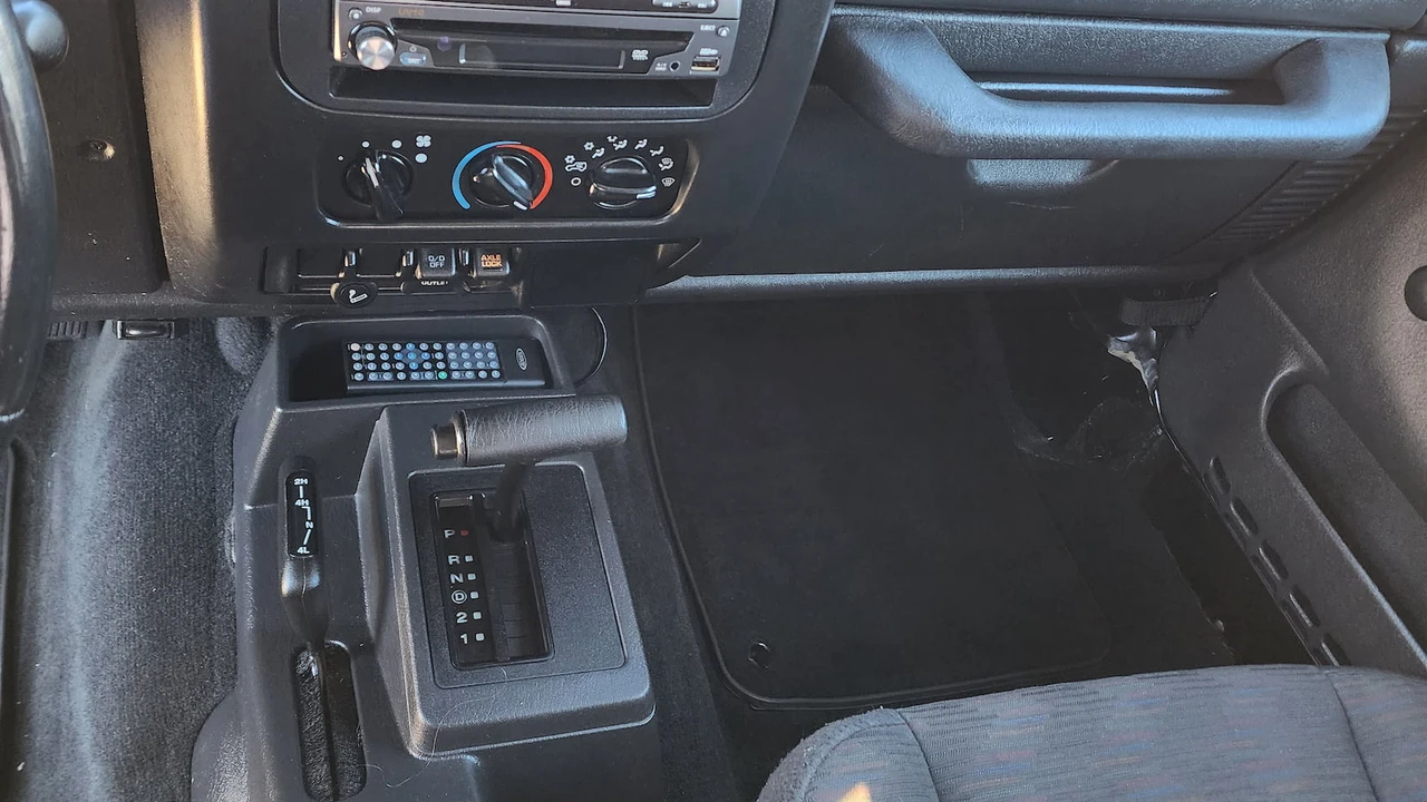 2005 Jeep TJ Wrangler - Image 6 of 14