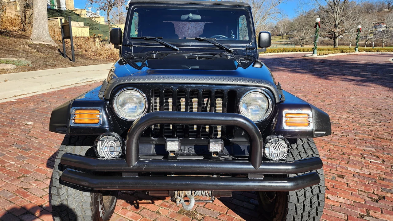 2005 Jeep TJ Wrangler - Image 10 of 14